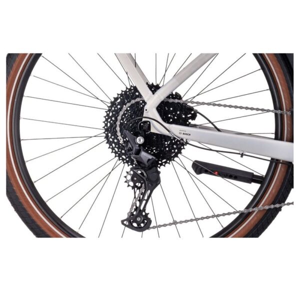 Cube-Touring-Hybrid-Pro-625-4-1.jpg